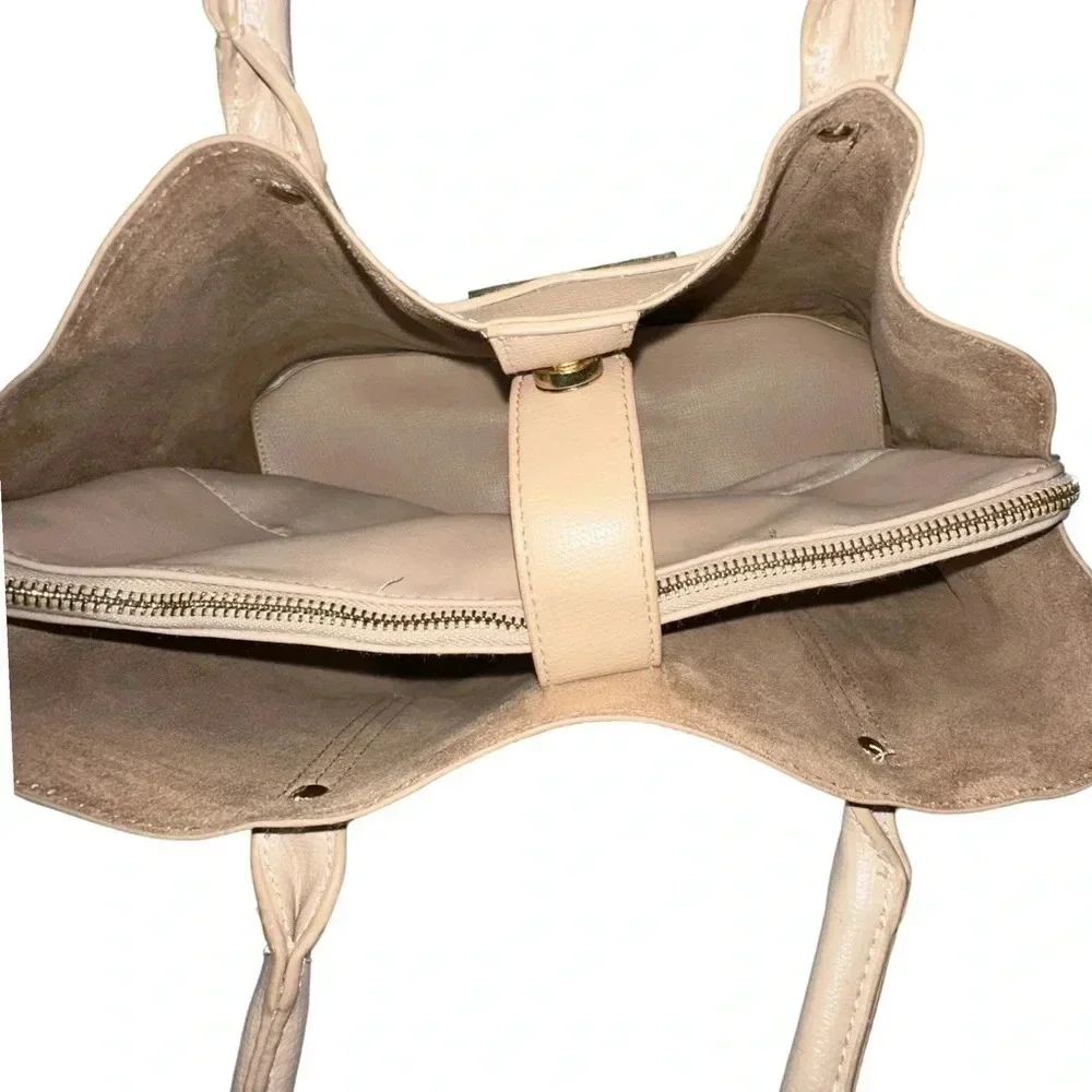 Christian Siriano neutral minimalist tan spacious tote‎ handbag w/shoulder strap